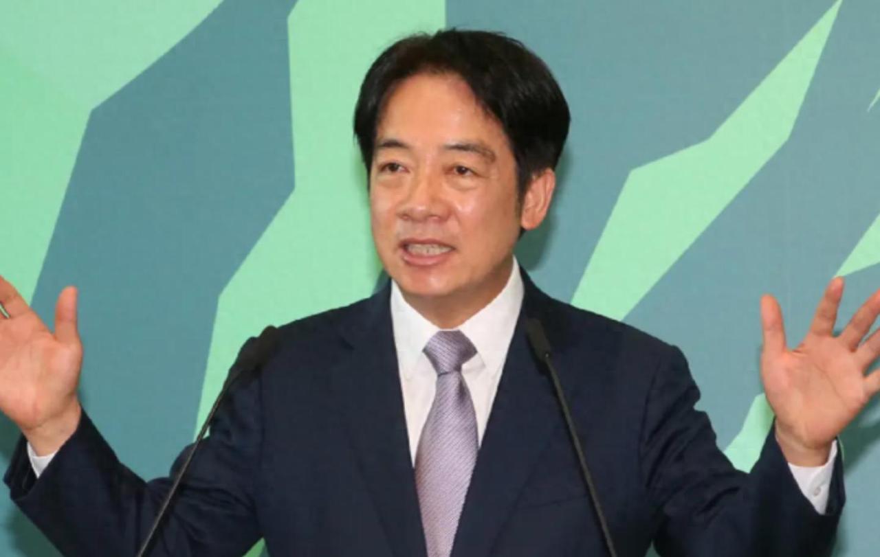 赖清德这出戏，简直唱绝了！大陆军机刚把上门挑衅的日本军机赶走，他倒先急了，跳出来