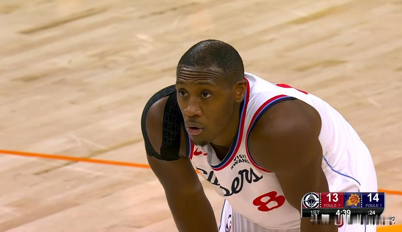 快船大将邓恩真是太丢人现眼了！今天快船在客场以117：93大胜太阳，值得注意的是