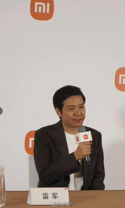 雷军称小米汽车成被黑受害者这也很好证明小米卖得确实好，再加上现在产能上来了，量