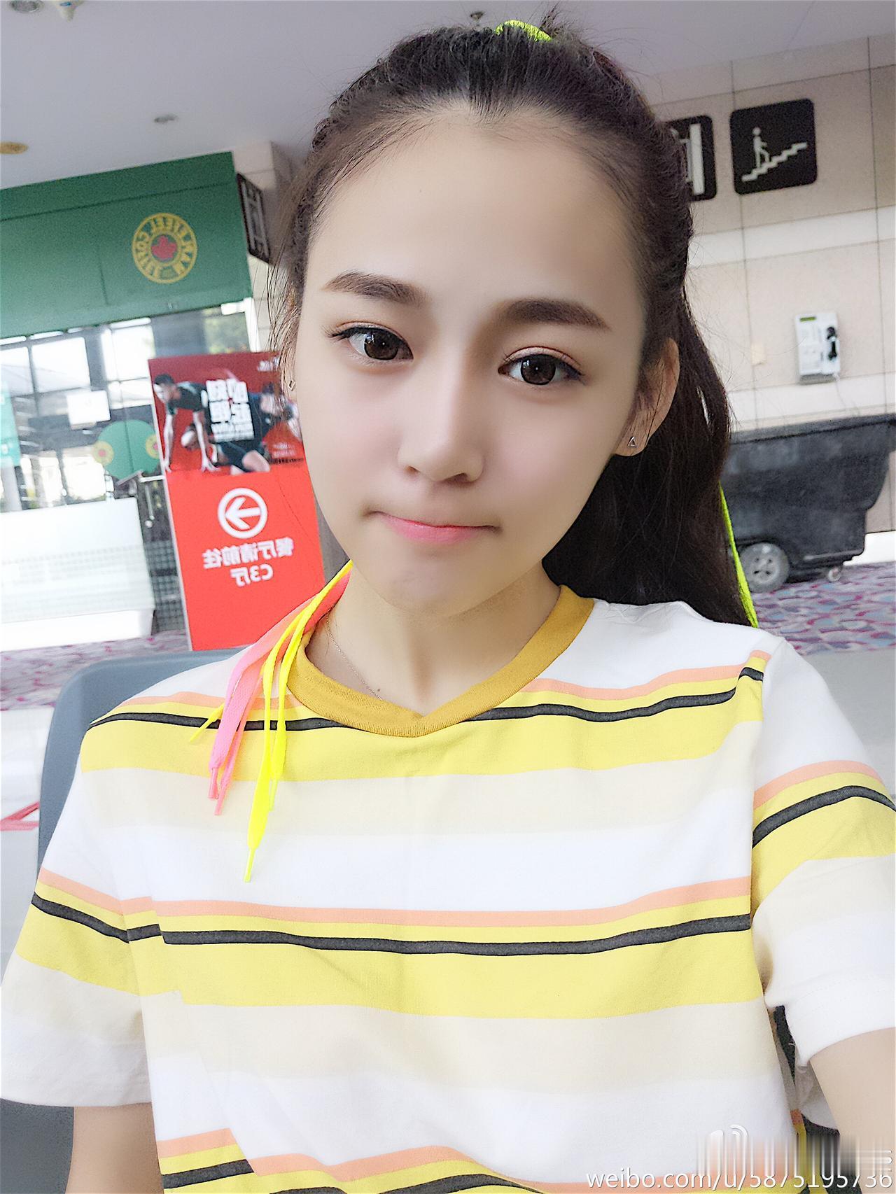 网红魏莹为2000万还得陪睡一年。2019年做直播涨粉近200万，她隐瞒已婚有俩