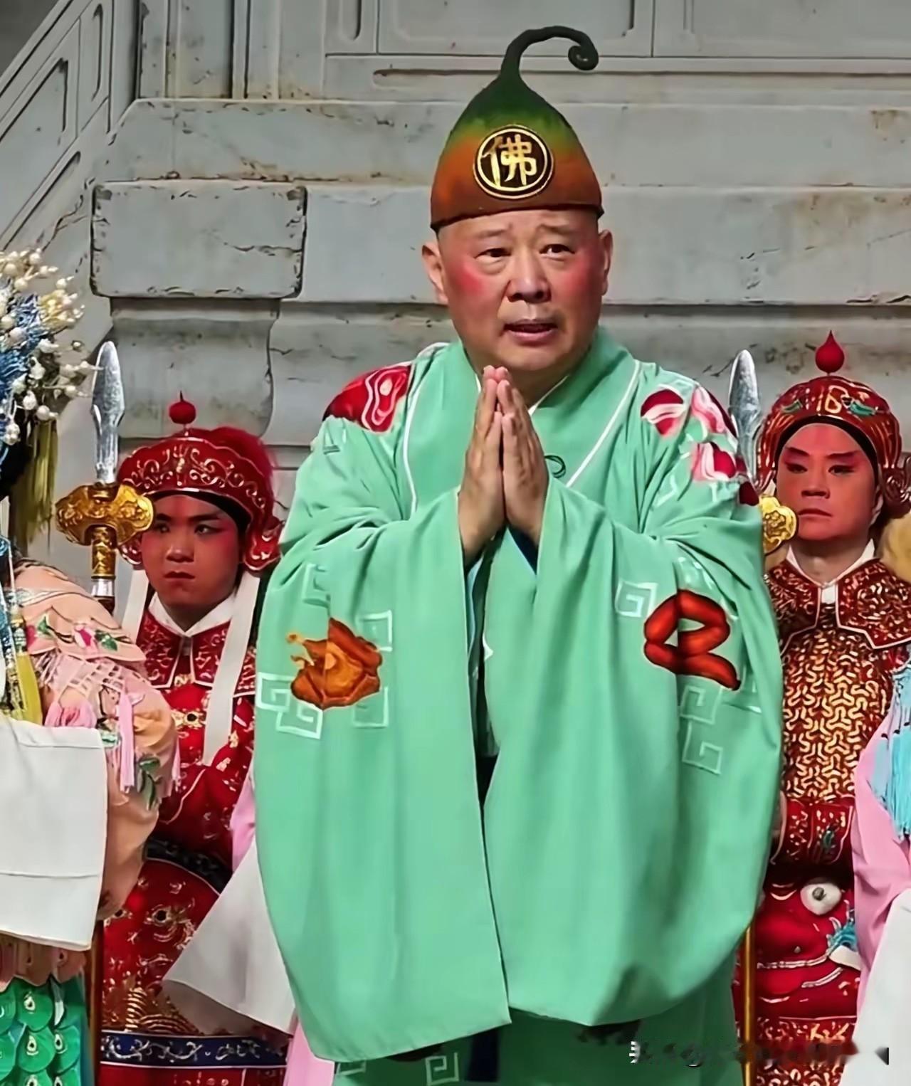 这到底是怎么回事啊？郭德纲篡改抗日歌曲，文旅的重锤直接落了地。有人给他预判了几条
