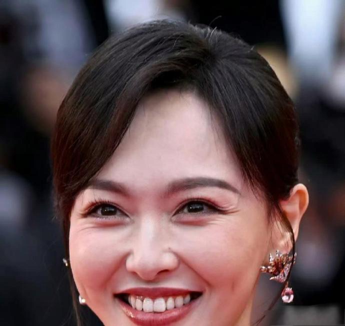 女人都会变老，但精修一下就没事啦！​​​