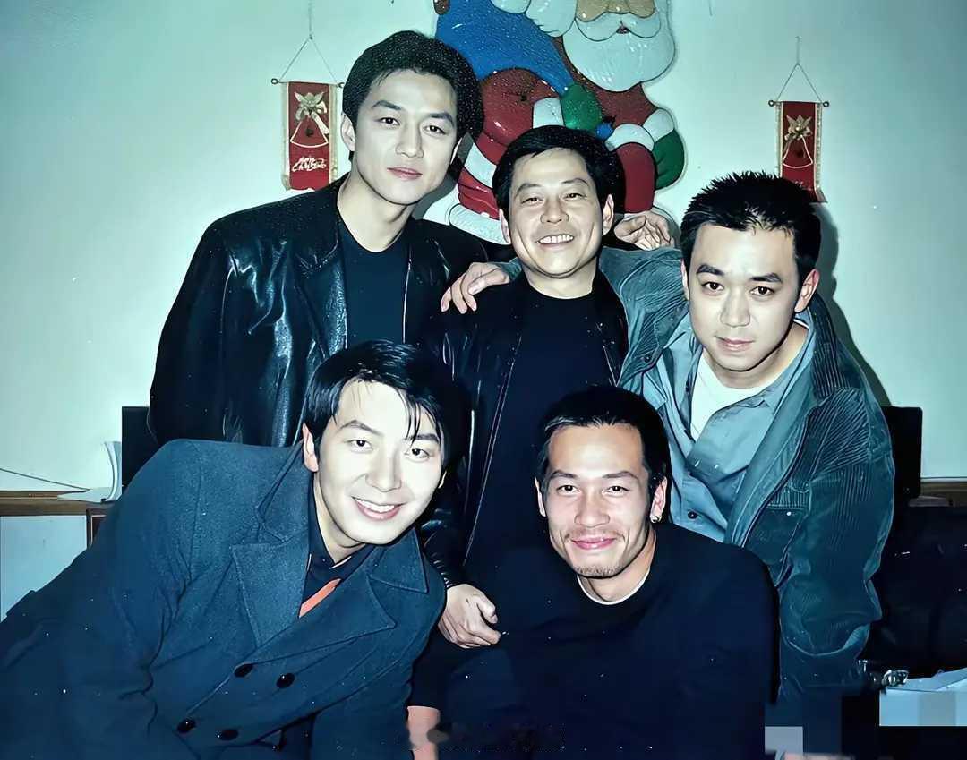 李亚鹏、欧豪、王学兵，还有两位是谁啊？