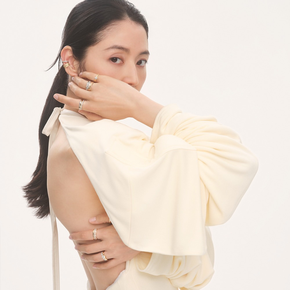 一组长泽雅美为宣传GRAFF珠宝拍摄的最新照片​​​