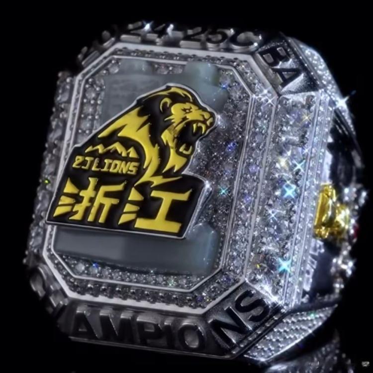 媒体人: 广厦外援布朗&卡尔顿另找珠宝设计师 订制专属总冠军戒指