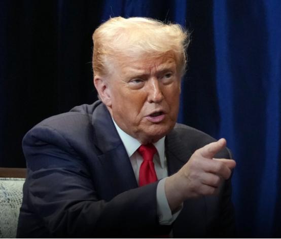 美国着急，芯片积压目前，英伟达已经告知中国客户，计划在2026年农历新年前开始