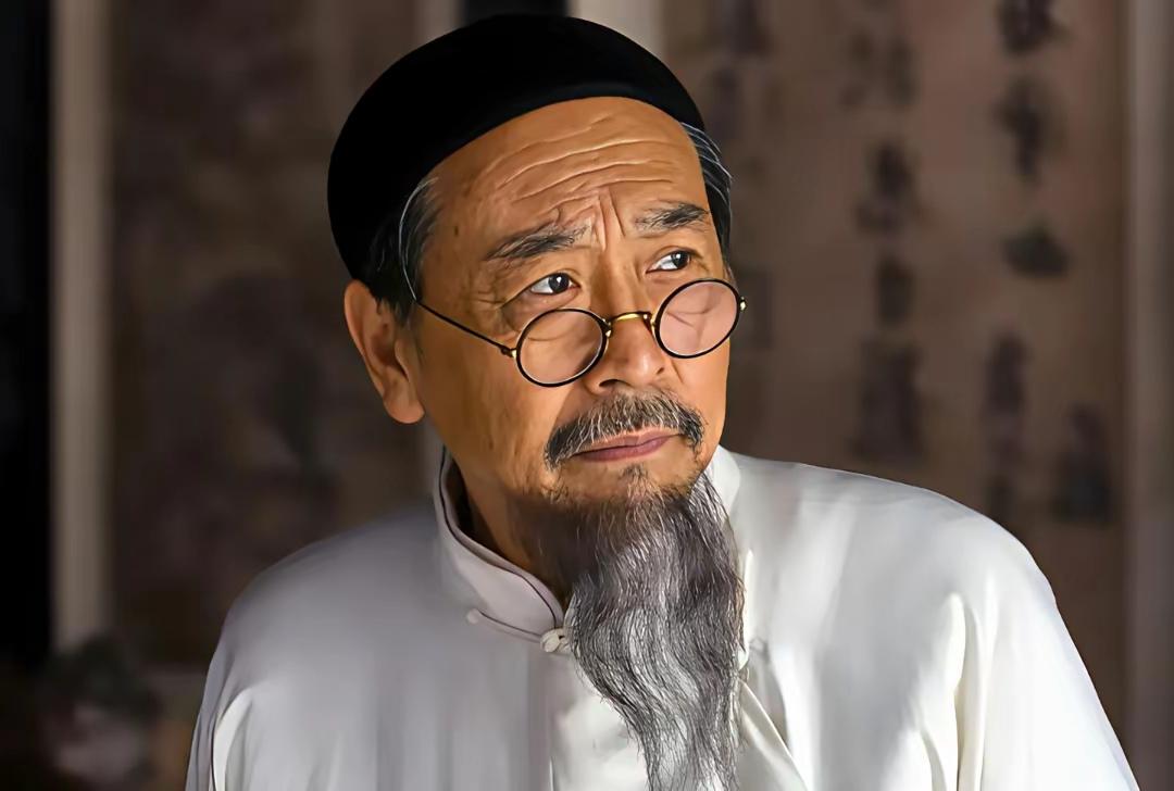 追剧《八千里路云和月》我一直很纳闷，张云魁家南京有房子，上海租界有房子，而且房子