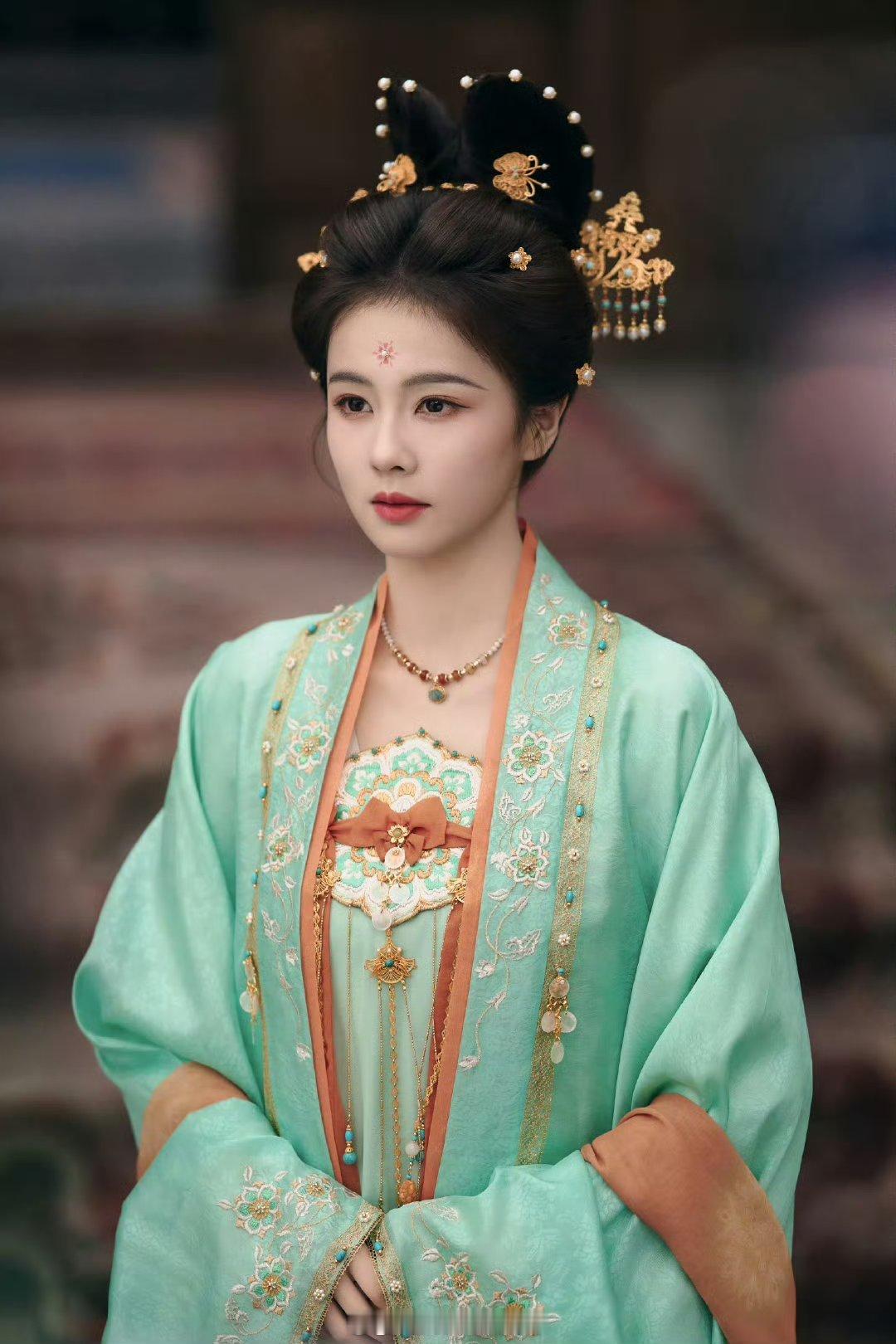 🍉：白鹿李昀锐《剑阁闻铃》，目前在争取白鹿，真谈下这部剧必S➕，番位还没定