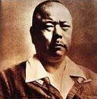 1934年8月1日，山下奉文晋升少将。因为军事课课长是大佐级职务，而当时陆军省没