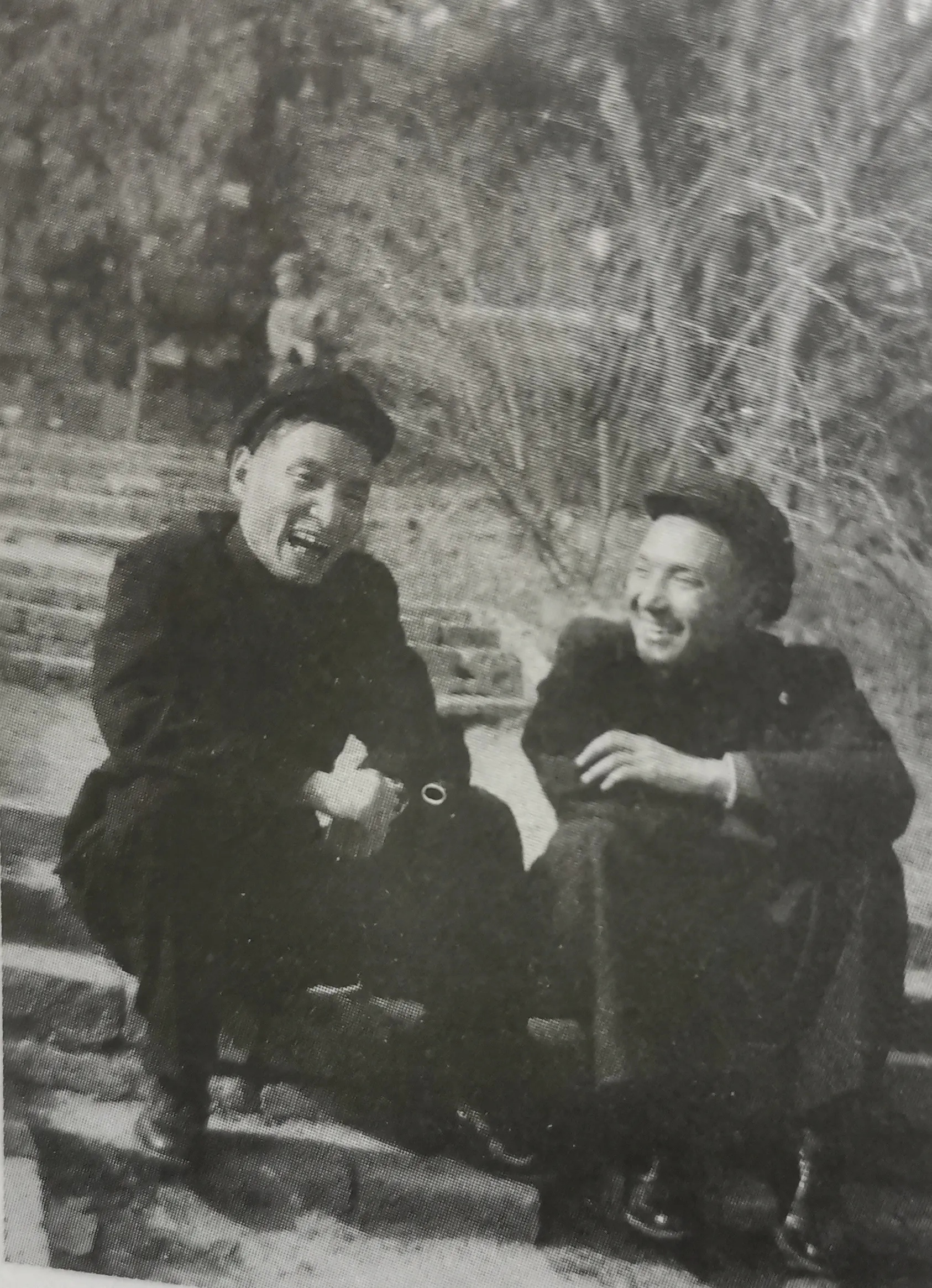陈云的地位长期在邓小平之上。1934年六届五中全会上，陈云就当选为政治局常委，那