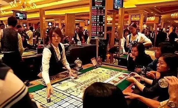 澳门有趣的地方在于：如果你在赌场赢了2000万，想要转身离开，当然可以，但是在离