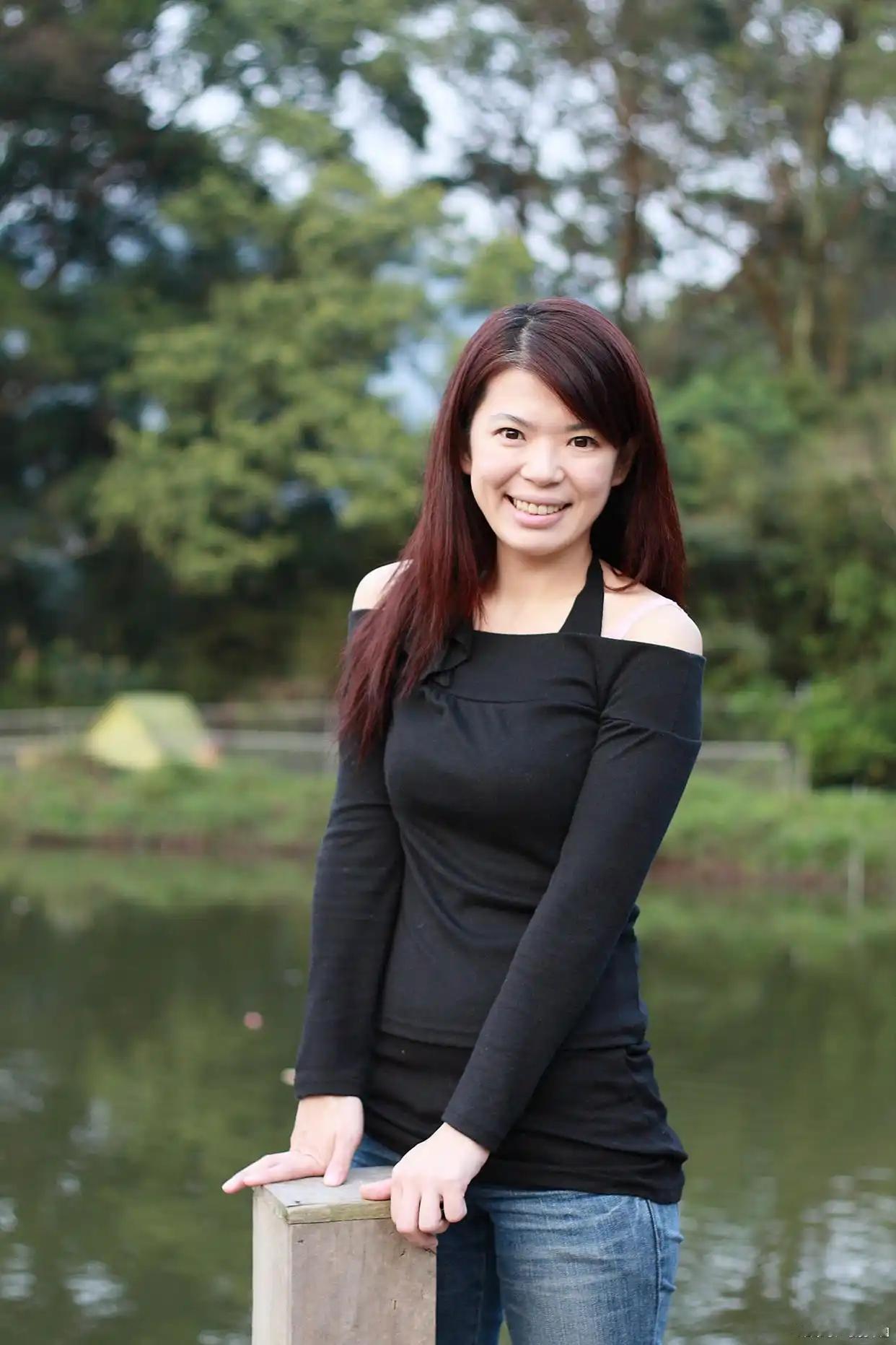 当今社会，二婚女也很受欢迎。三十年前，二婚女人在农村是受到“歧视”的。一般