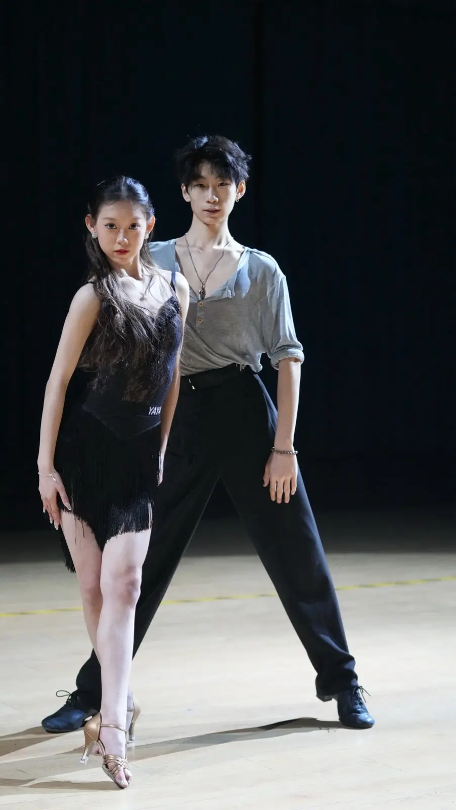 拍摄花絮照片，青春就是这么美好。