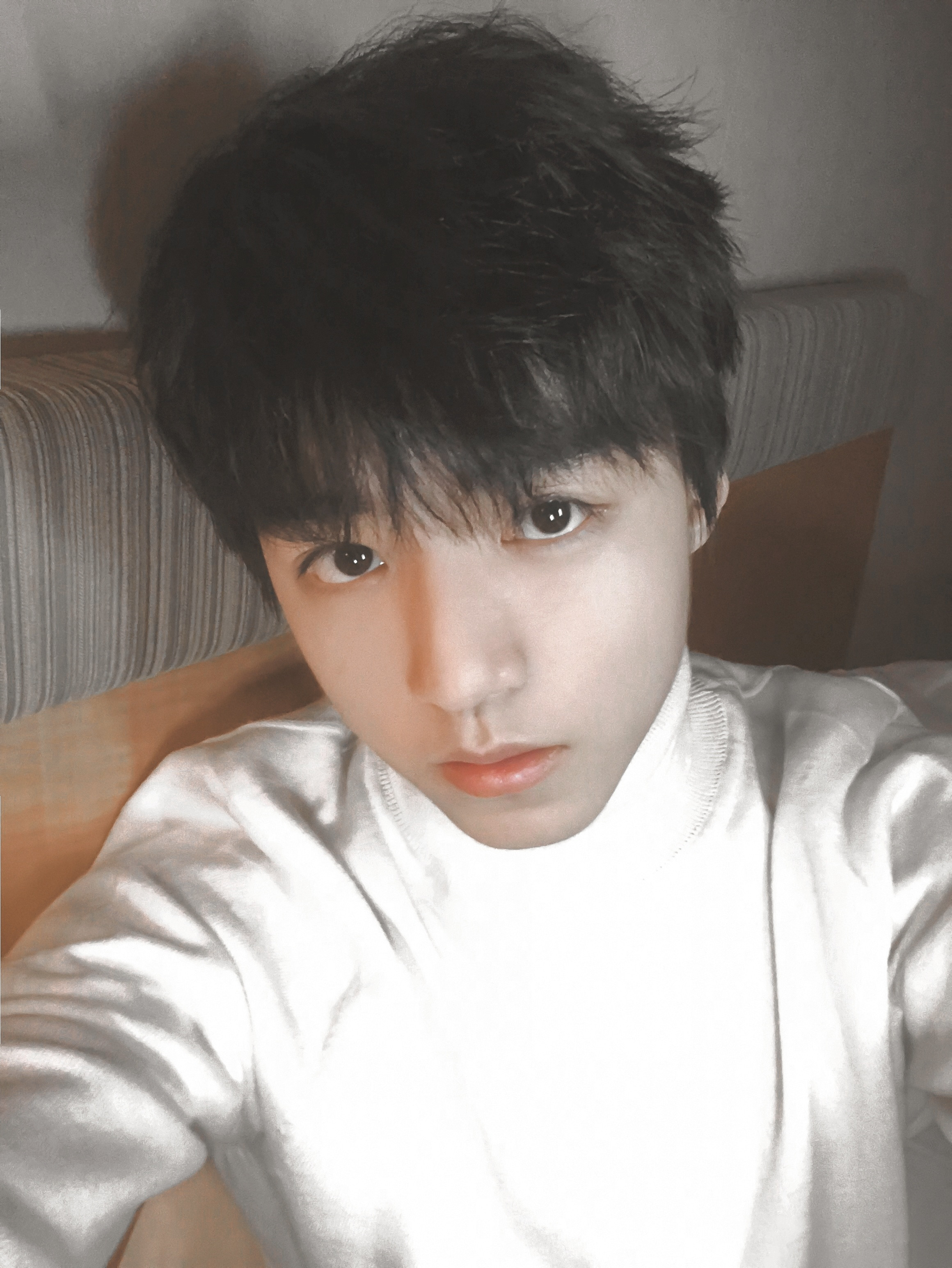 王俊凯自拍贵卡（成年版）