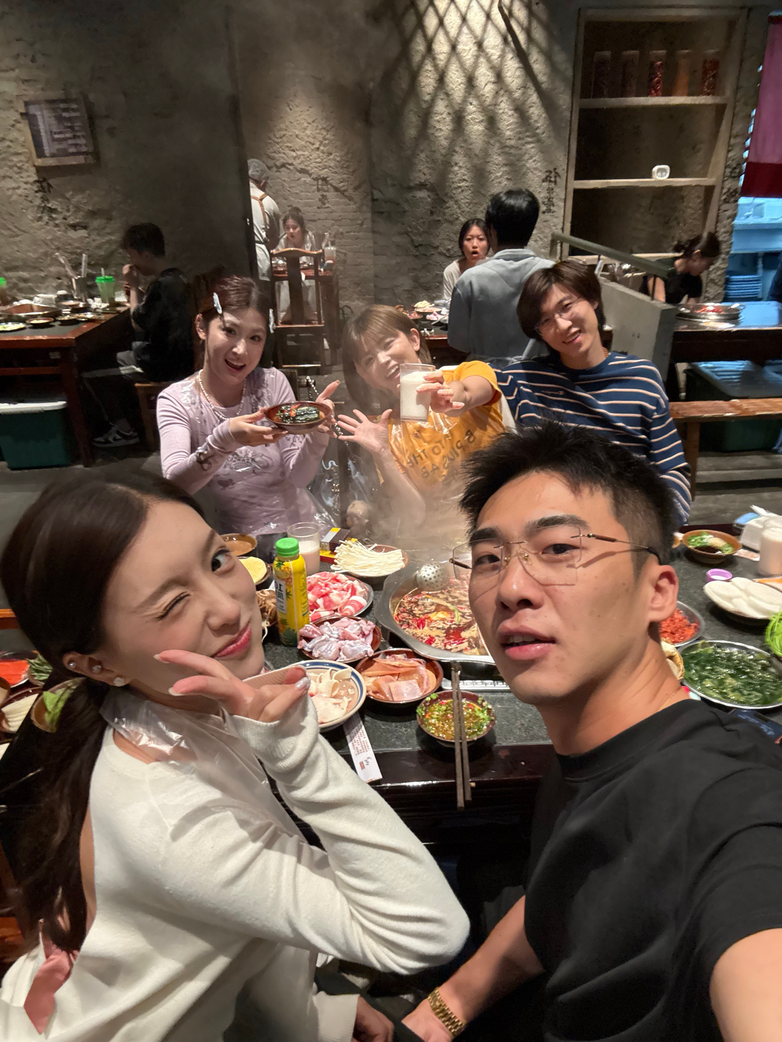 心心念念的火锅，减肥一周为了这顿，爽！！！！​​​