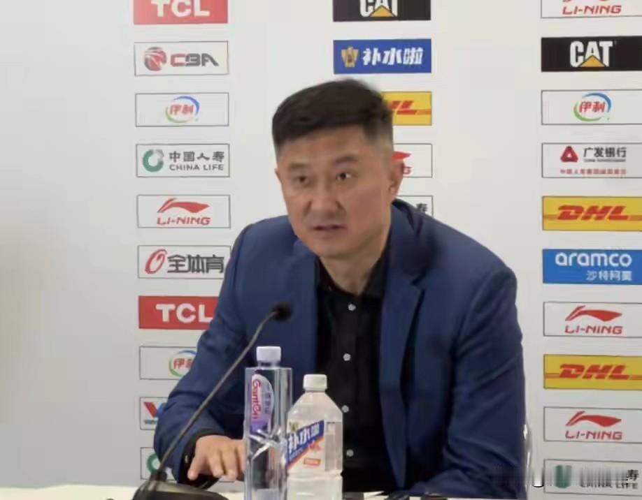 杜锋:球员健康永远放在第一位，球队输球不见得是一件坏事。CBA常规赛第九轮，