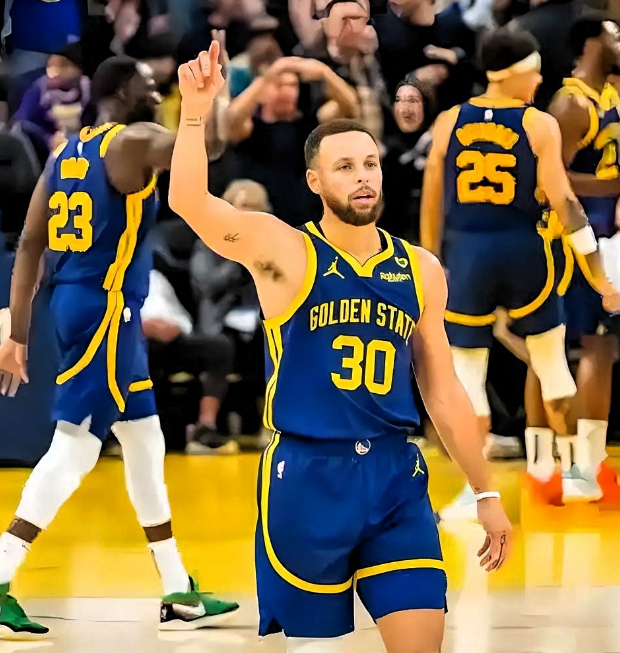 勇士管理层是怎么组建出这么矮的阵容的，死亡9后卫死亡9后卫，而且个个都是重要