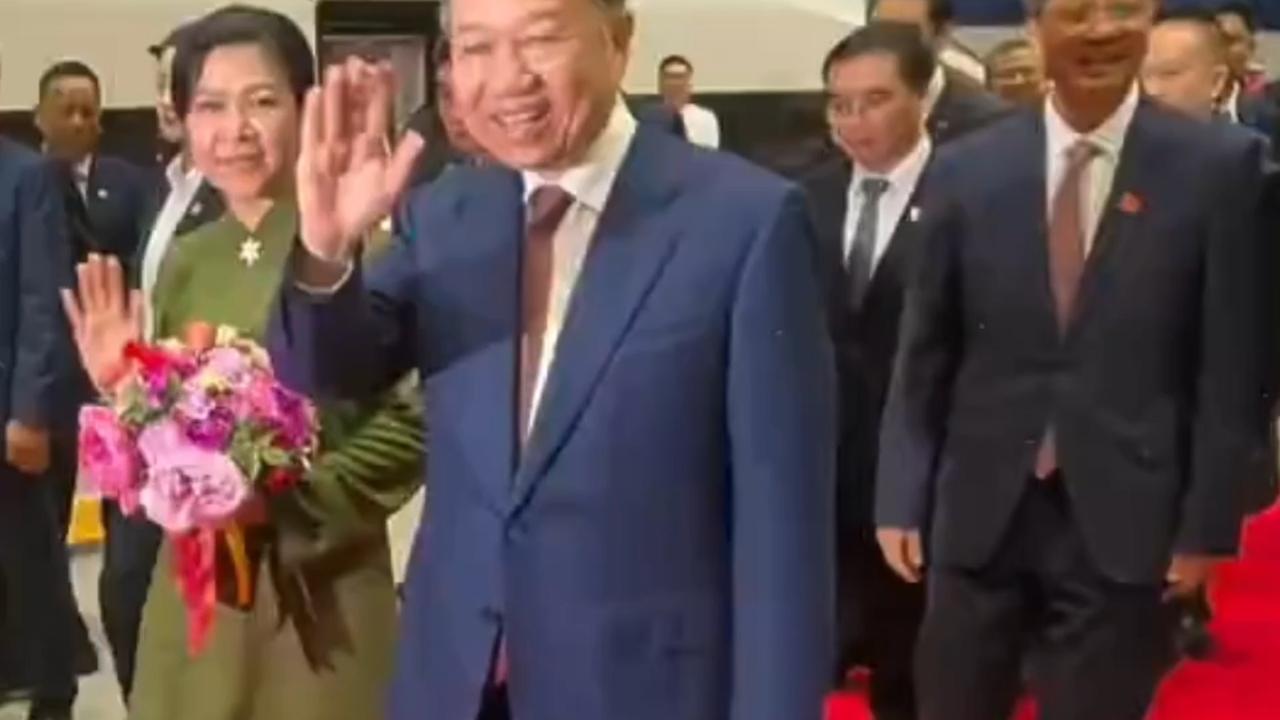 ＃如何看待广西民众唱山歌迎接苏林抵达南宁＃广西民众唱山歌迎接苏林抵达南