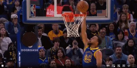 呗库里这个球笑喷了，勇士123-114发生爵士，这场比赛库里有一个球太搞笑了库里