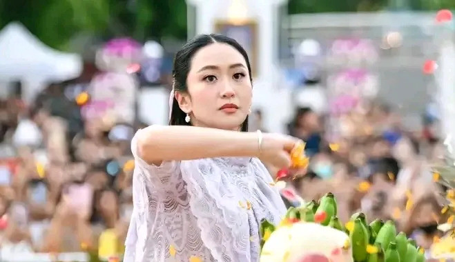 佩通坦面临反贪风暴佩通坦最近真是倒霉透顶，泰国反贪委员会