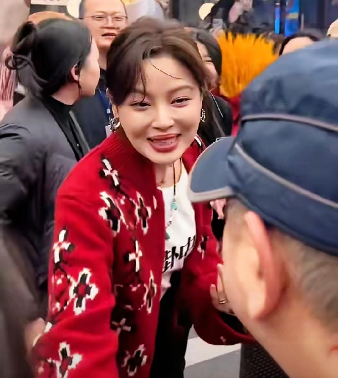 我敢打包票，在众多普通人这辈子上，辛芷蕾绝对算的上是顶流明星中最不一样的女明