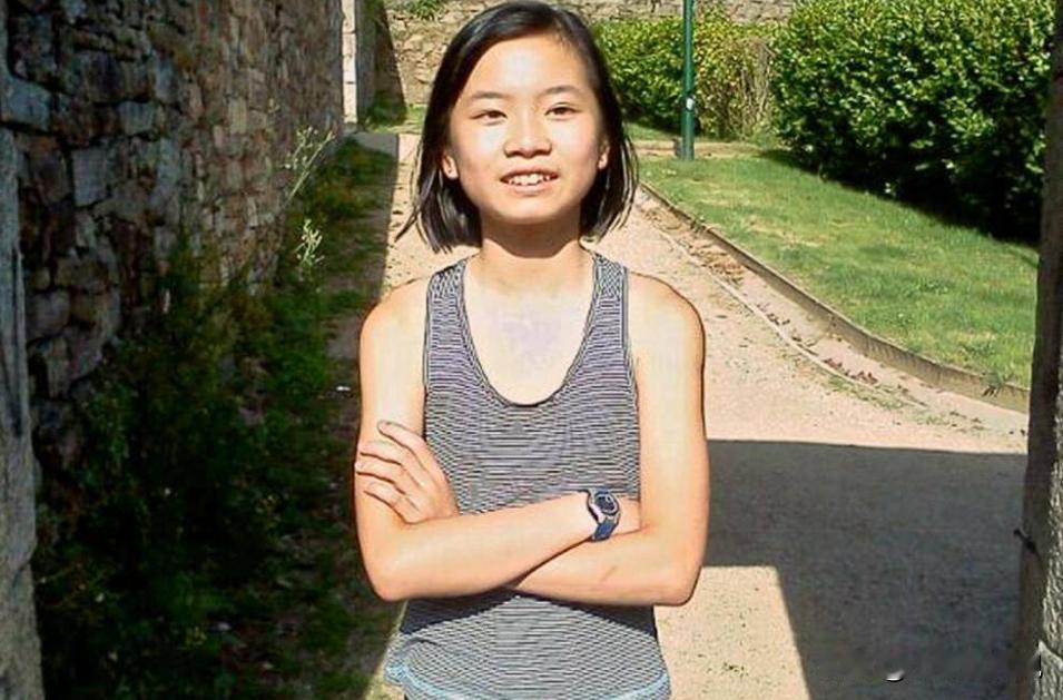 2001年西班牙夫妇收养贵州女孩，十二年后女孩蹊跷身亡。警方调查时，在养父电脑