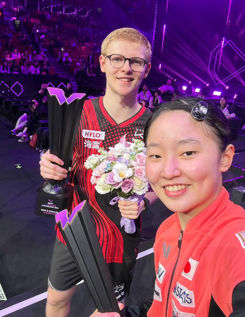 男单和女单冠军自拍和合照来了，亮点在头顶。不做乖乖的牌，只做自己的王。张