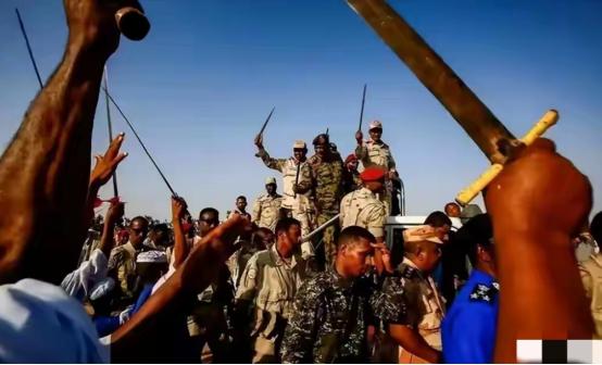 世界的冲突本质就是生存空间的争夺，苏丹的阿拉伯人正在对黑人进行大清洗，很多人说这