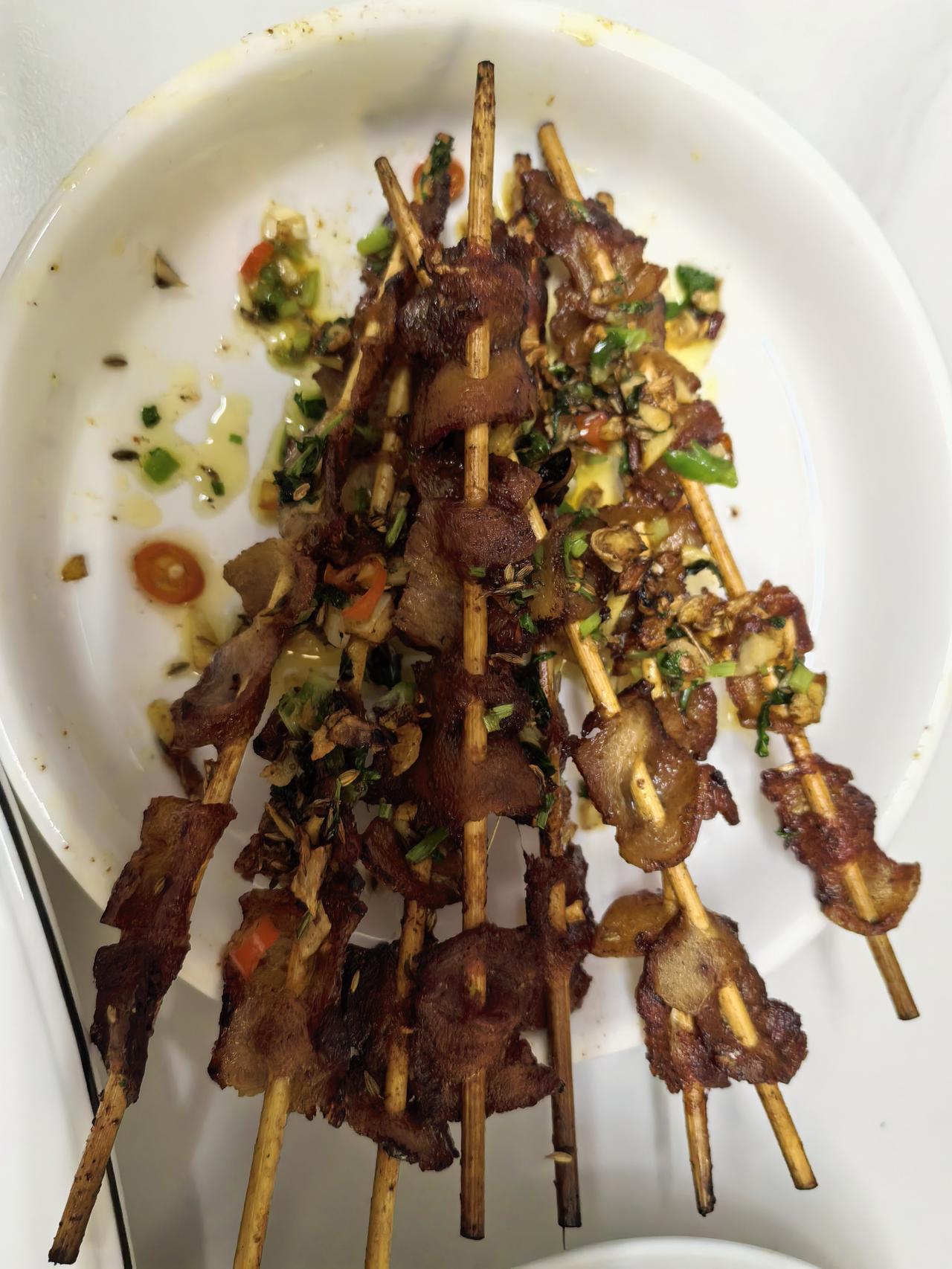 我发现50岁的中老年成了香饽饽：1、做微商的老同学来串门了2、免费的摄影
