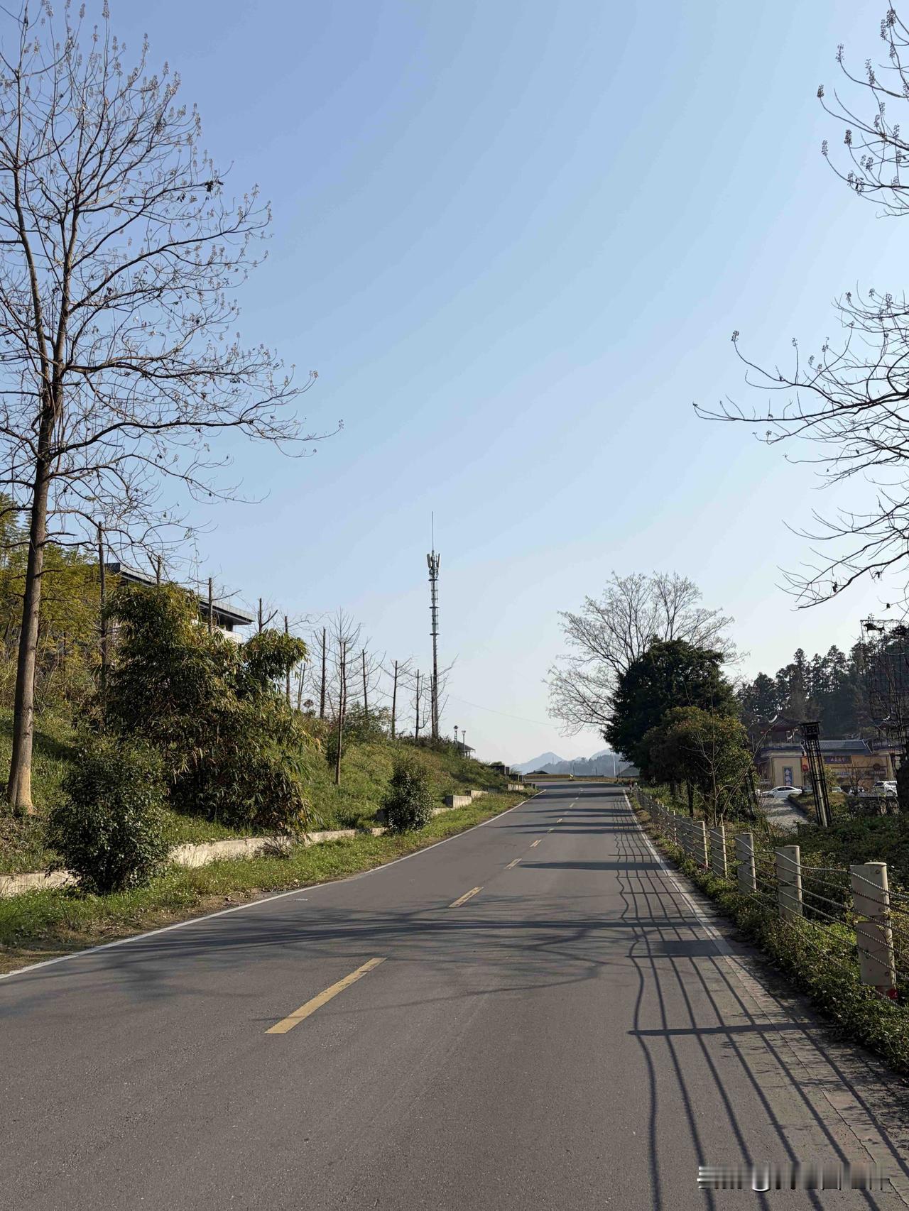 中职教师入职一年半，被压榨到撑不住每天都在崩溃边缘24年8月份入职公办中职，