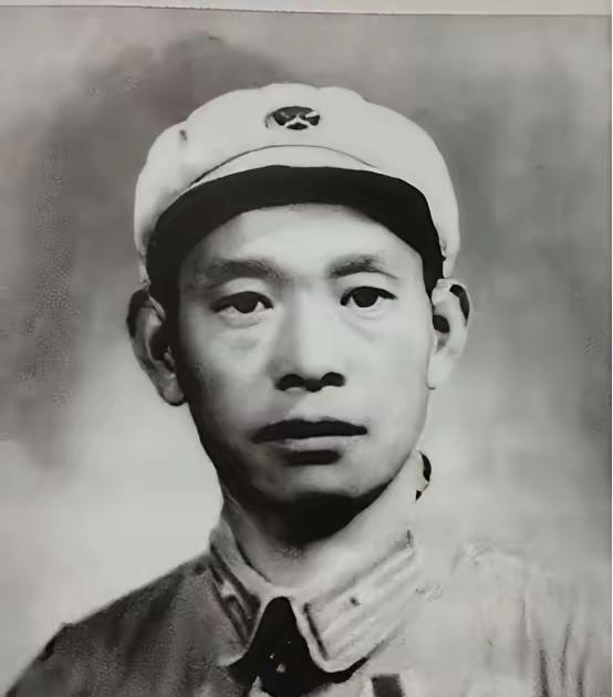 1938年，八路军破坏京汉铁路三个月毫无进展，连长正发愁时，一小兵毛遂自荐：“连