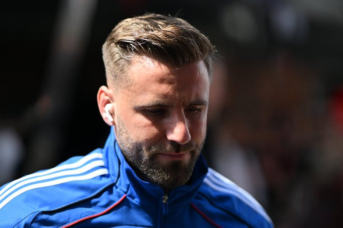 AlexCrook曼联计划在即将到来的休赛期签下一名新的左后卫和两名中场球员