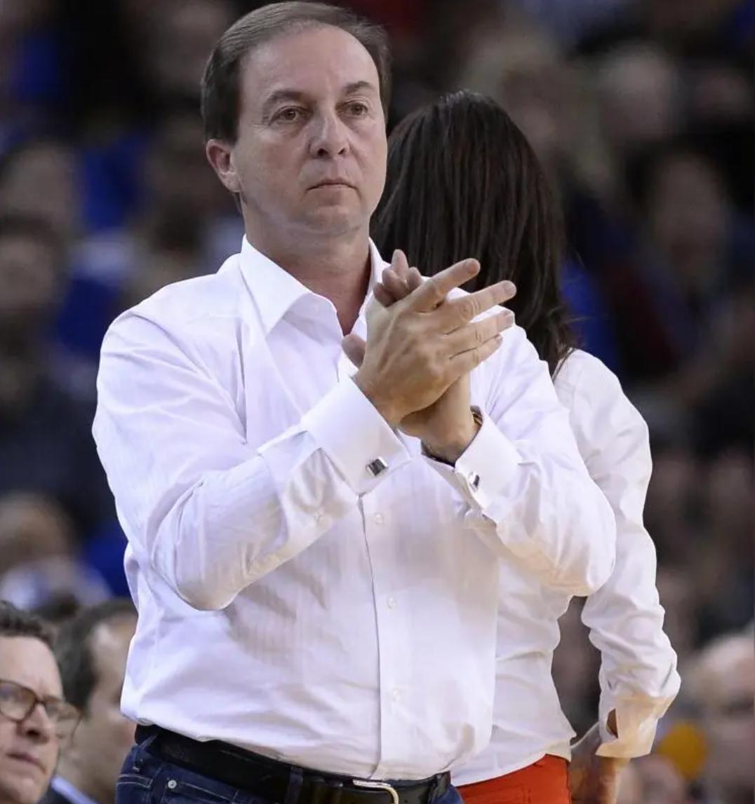 理性分析，勇士季中会交易吗？会有交易，并且是大交易，原因很简单，勇士不敢摆烂，