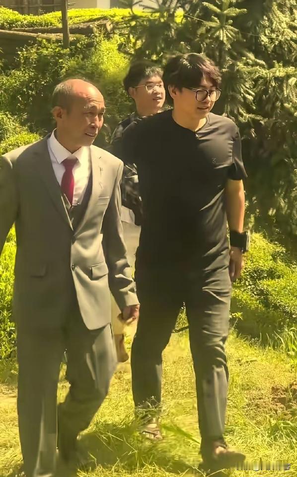 子安一天卖出3万单茶叶，这是不是最近几年，中国经济疲软的原因？没有电商的情况下，