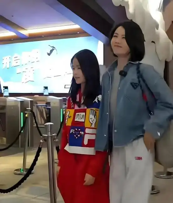 2014年，演员曹曦文在一次新剧发布会上，突然向媒体展示了她手中的一枚耀眼钻戒，