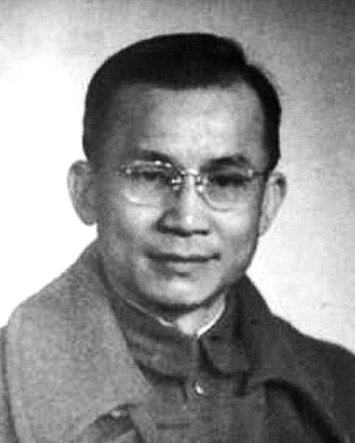 1943年6月，陕甘宁边区保安处处长陈泊，查阅毛主席近期日程表，得知两天后的上午