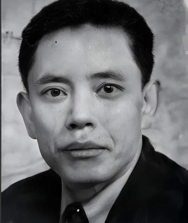 1980年，一个特务在监狱里思念妻子11年，释放之后马上奔赴见面，没想到，刚见面