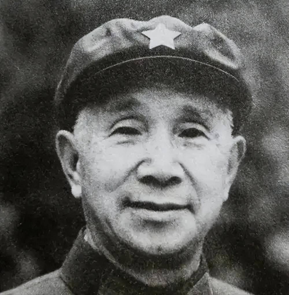 陈赓在十大将中仅排第四，落后粟、徐还能理解，为何不如黄克诚？1955年授衔，陈赓