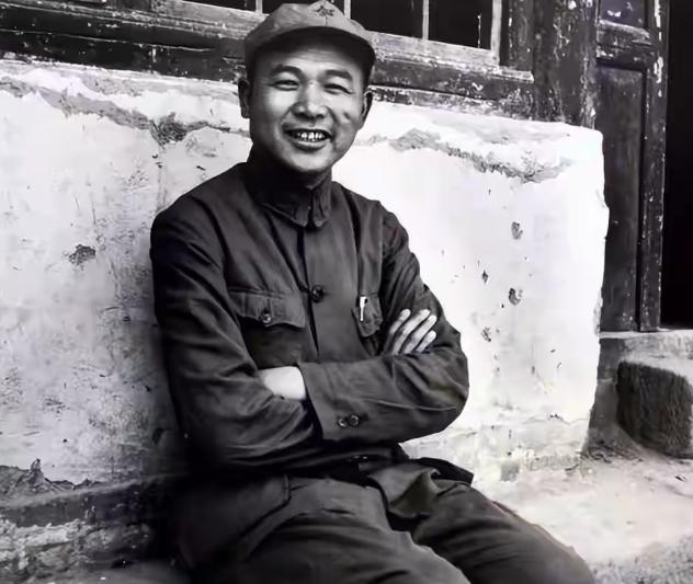 为什么毛主席喜欢徐海东？因为徐海东有两大贡献，无人可及1955年秋，全军授衔