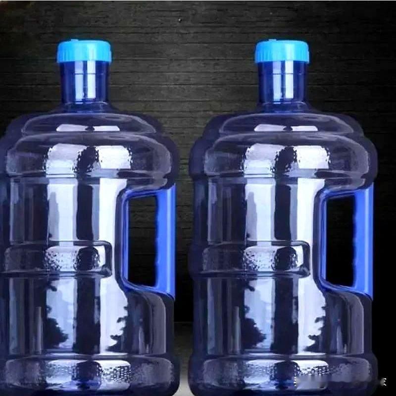 震惊！瓶装水暗藏纳米塑料？专家说法打架，老百姓该信谁？真相让人头大！