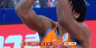 这种球不应该啊深圳外援史密斯低级失误葬送球队球权，错失扳平良机……CBA常规