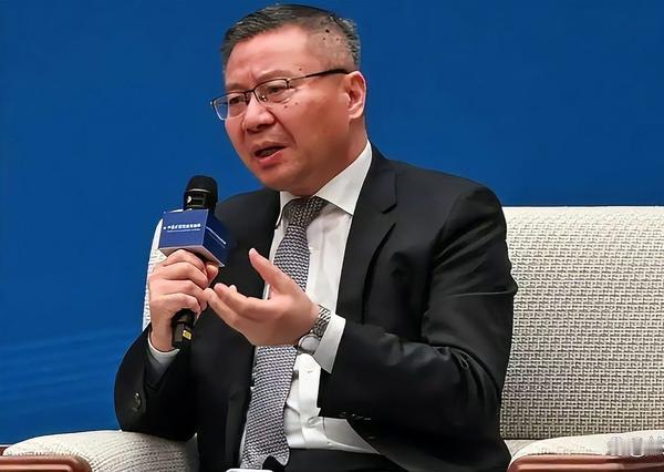 张维为戳穿美式霸权真面目中美开战美超大国身份或瞬间崩塌中美一旦开战，美国