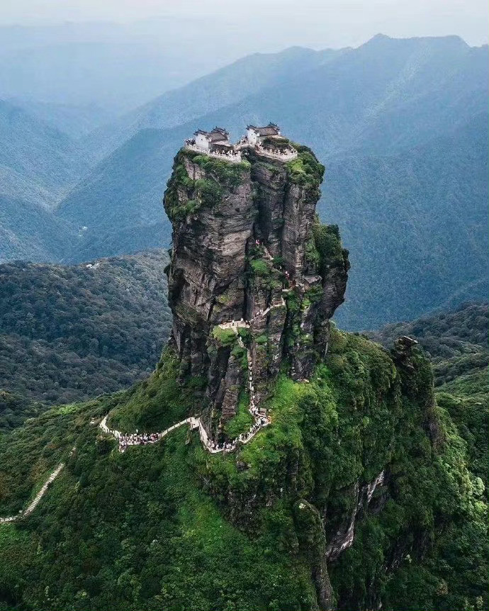 贵州梵净山，现实版的天空之城。