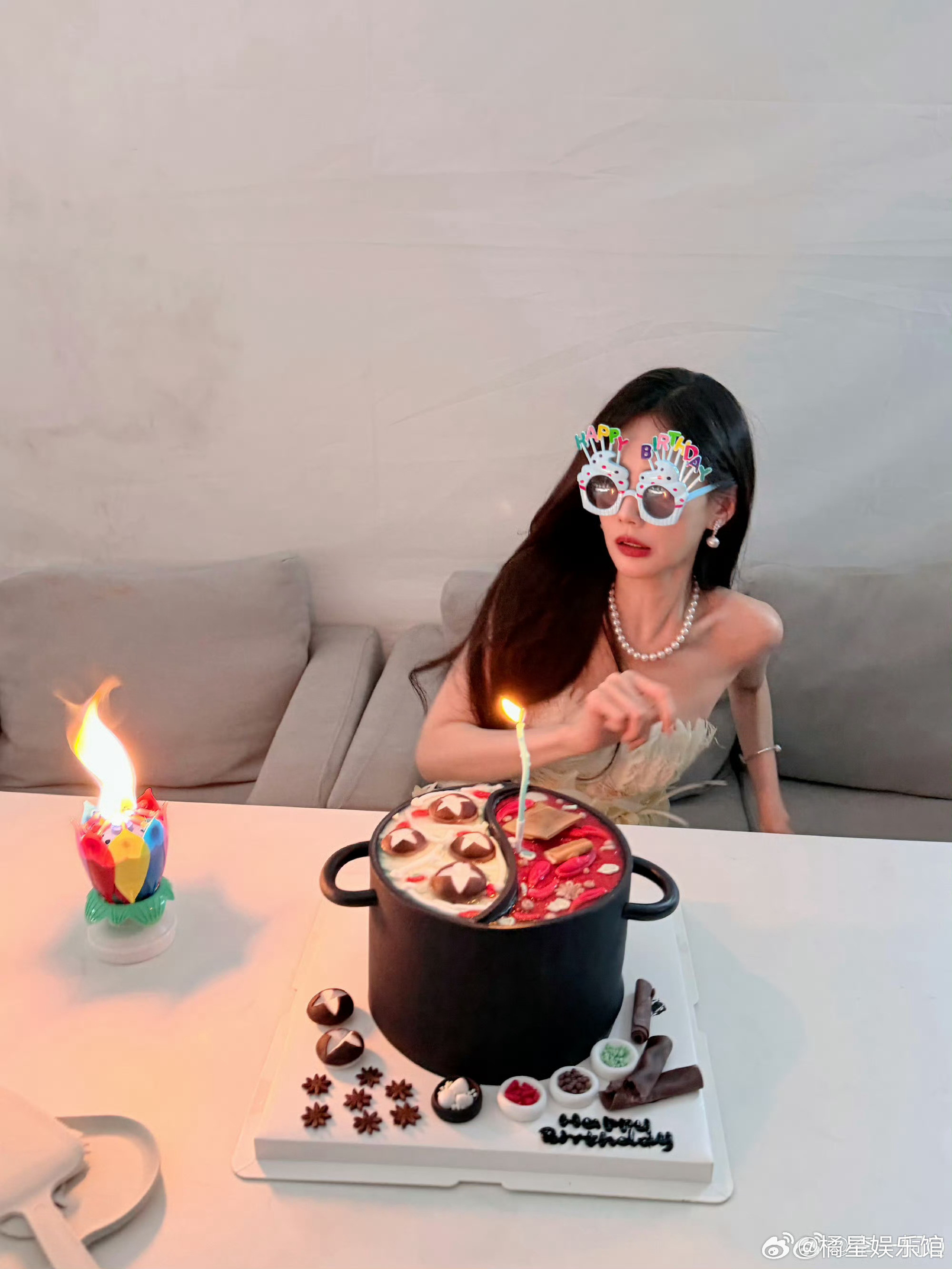 李一桐从小萌到大桐桐这简直是吃可爱多长大的！小时候圆溜溜的眼睛跟现在一模一样，
