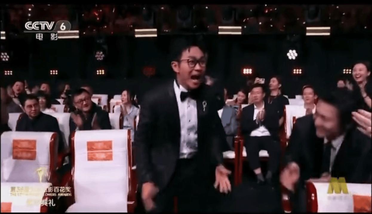 我也特别喜欢看大鹏获奖这一段44岁的少年意气丝毫不弱于18岁要是当年星爷能