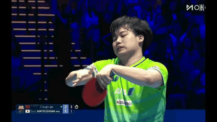 在被14亿骂和1亿人骂之间，张本智和选择了被15亿人骂。张本智和效力日本，其