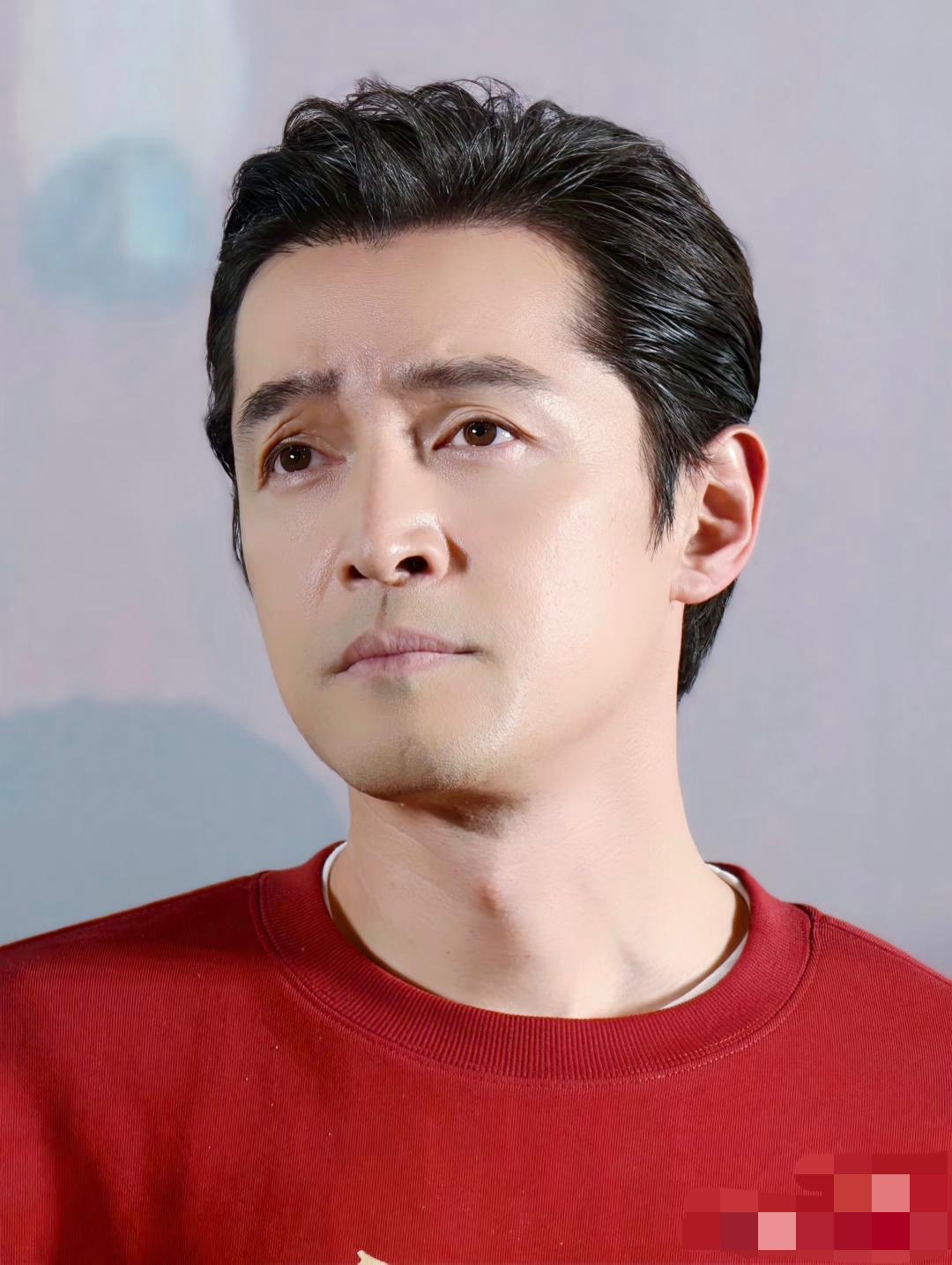 怪不得胡歌最近频繁出来拍戏，不是因为没钱了，也不是因为闲着无聊，而是因为