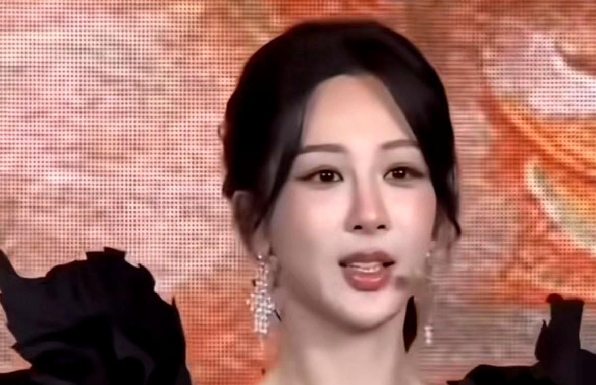 90分钟独角戏，杨紫收视贡献碾压四位男主演总和。央八黄金档收视冲到2.8%，创