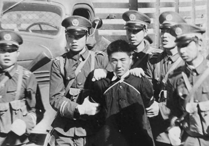 1985年震动全国的“衙内杀草民”案。全国人大常委会副主任黄镇在1985年亲自过