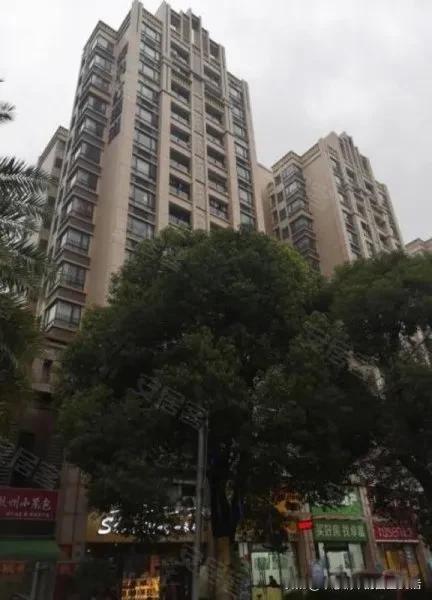 我是2021年，在东莞买的保利红珊瑚小区，面积95平米，总价380万，首付180